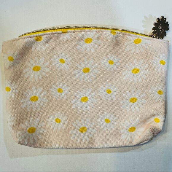Ipsy Women’s Bag Floral Travel Cosmetic Pouch/Bag/Clutch with Daisy Print - Picture 2 of 2